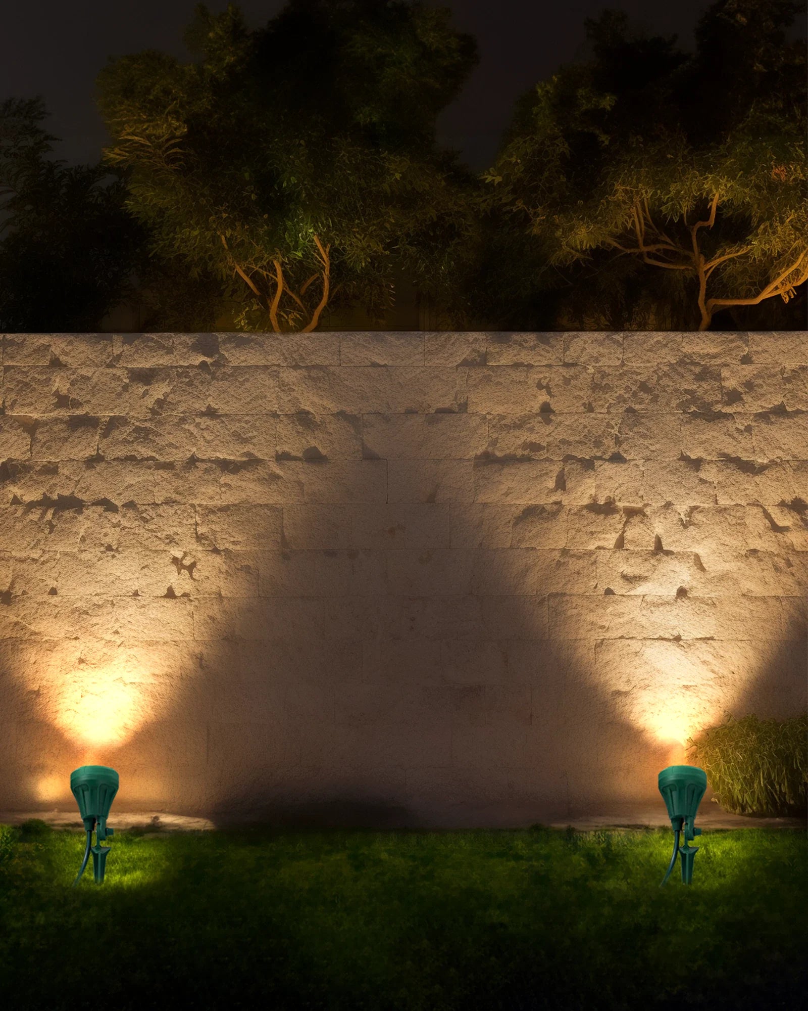 LED Outdoor Spotlight for New year Plug in Spot Light with 4 Color Lenses Waterproof Electric Landscape Spot Light projector 400 Lumen, 5 FT Power Cord-HGSL01G