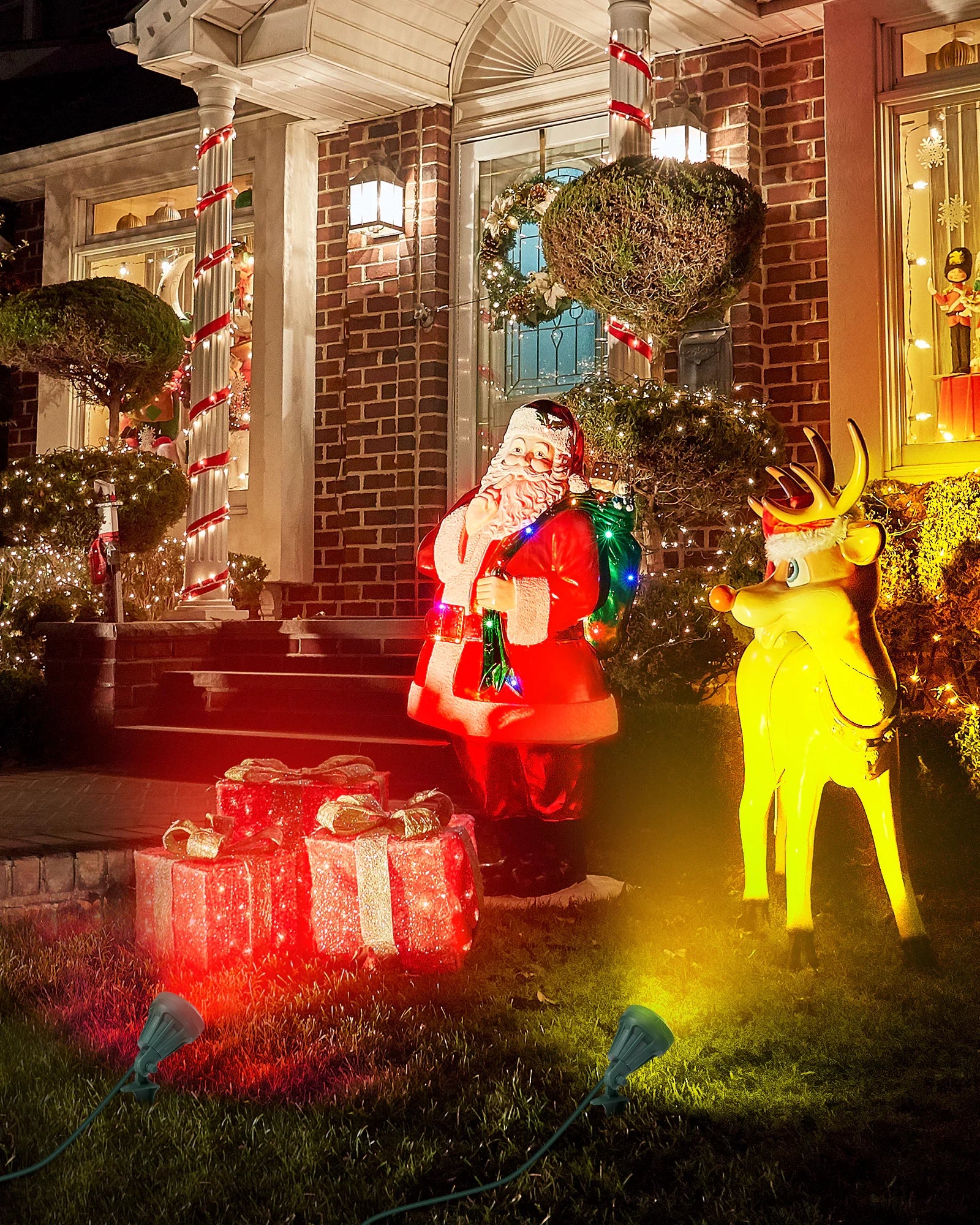 LED Outdoor Spotlight for New year Plug in Spot Light with 4 Color Lenses Waterproof Electric Landscape Spot Light projector 400 Lumen, 5 FT Power Cord-HGSL01G