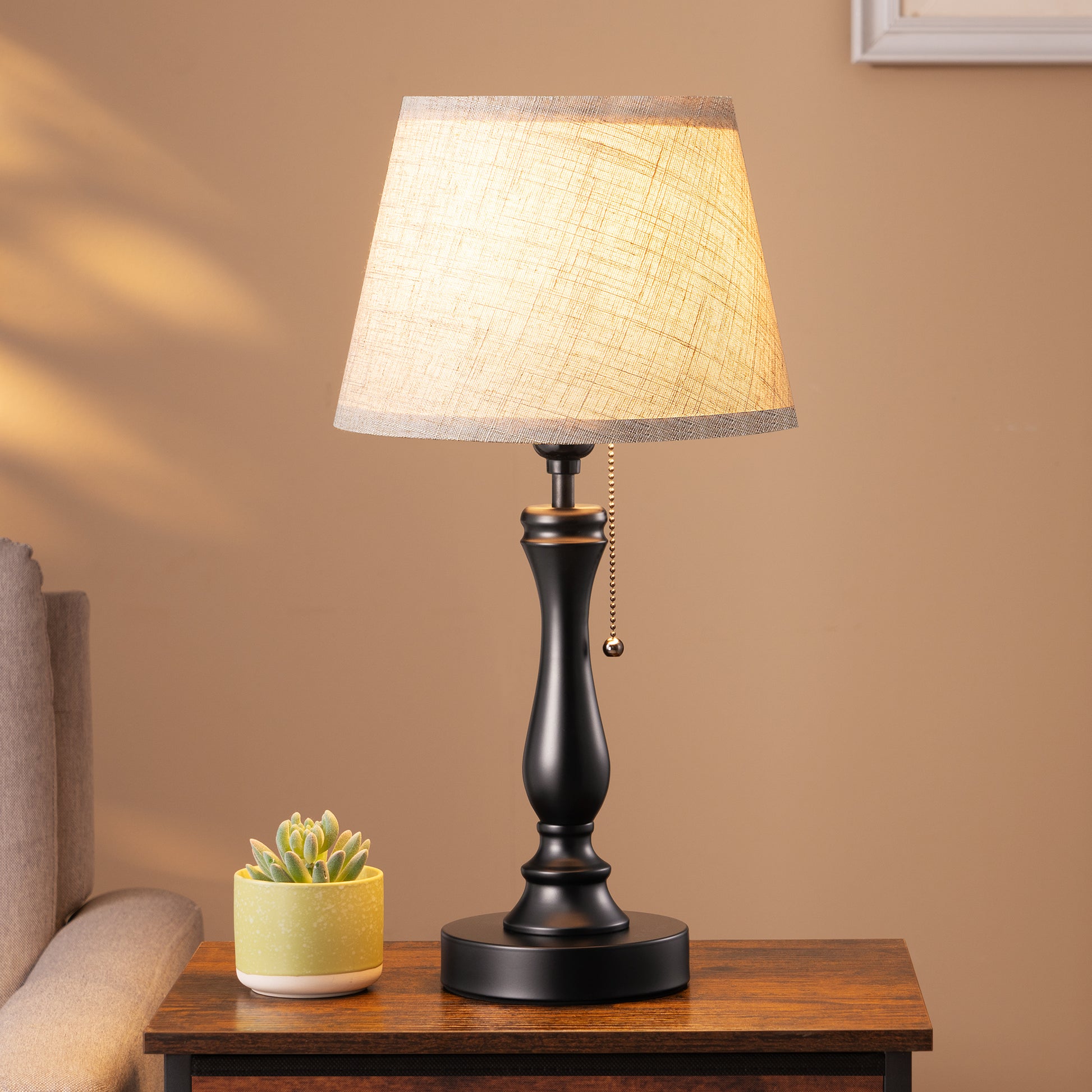 Retro Linen Table Lamp with Pull-Chain Switch